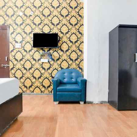 אינדורה Oyo Flagship Hotel Shree United מראה חיצוני תמונה