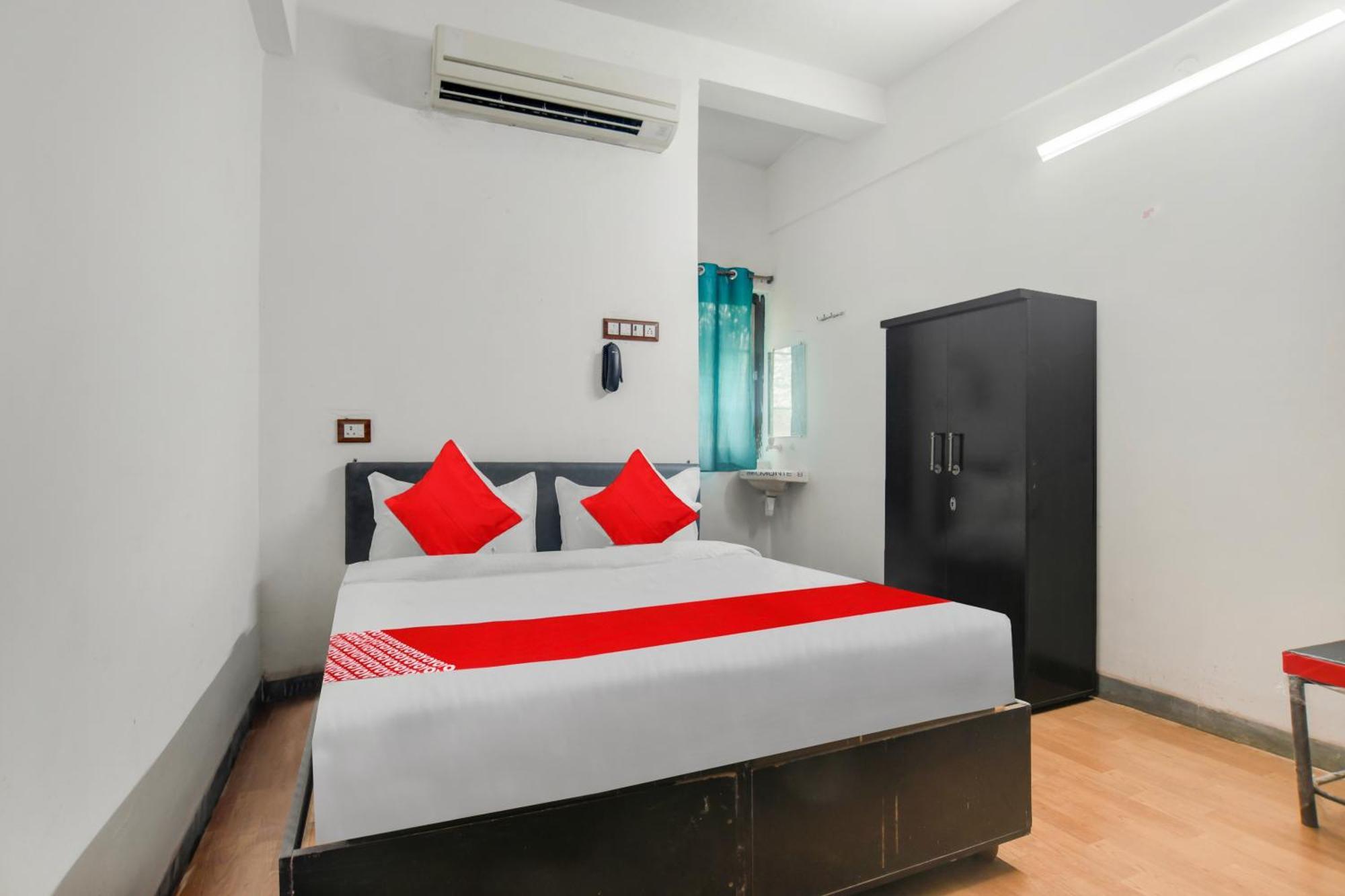 אינדורה Oyo Flagship Hotel Shree United מראה חיצוני תמונה