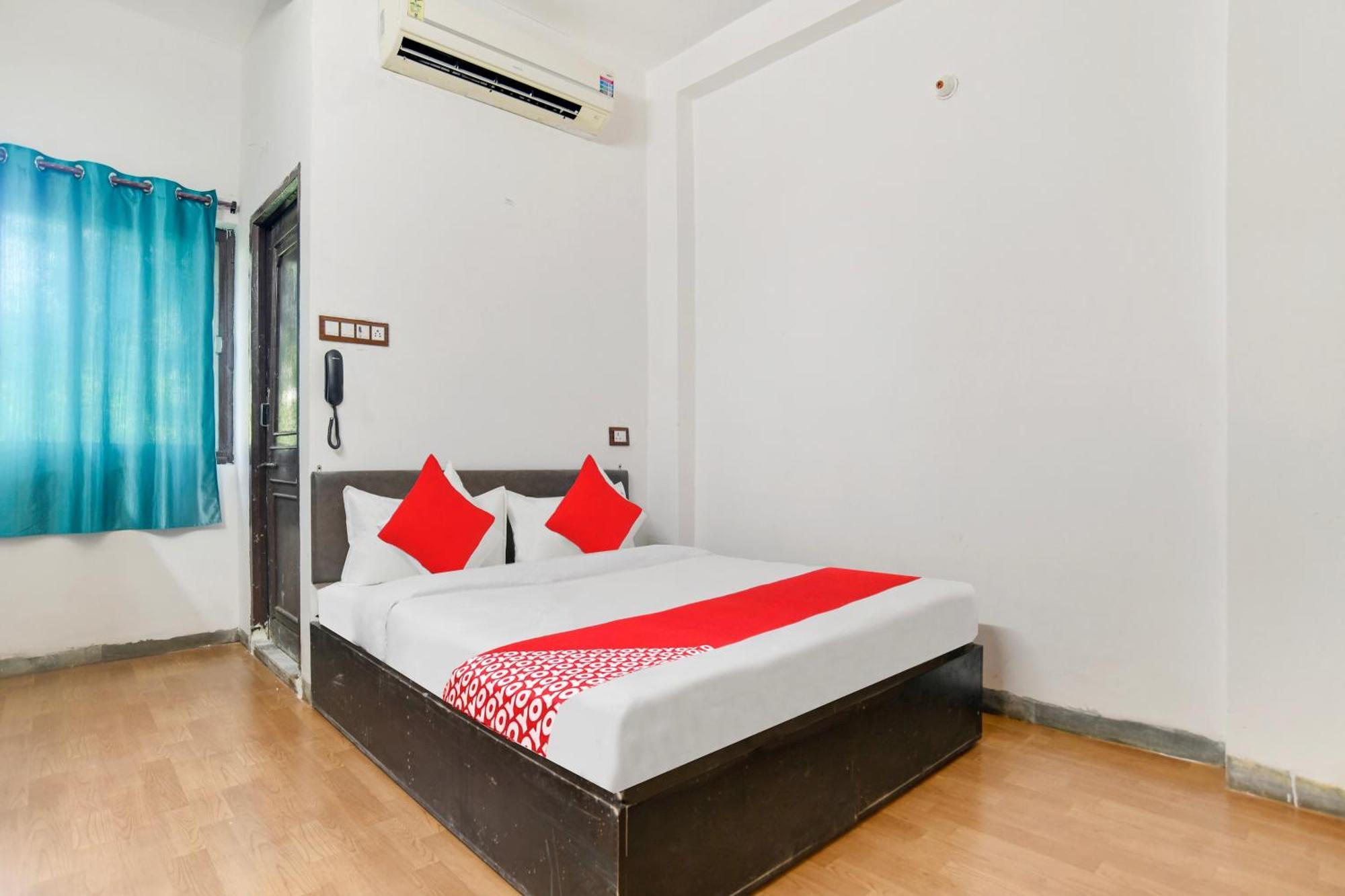 אינדורה Oyo Flagship Hotel Shree United מראה חיצוני תמונה
