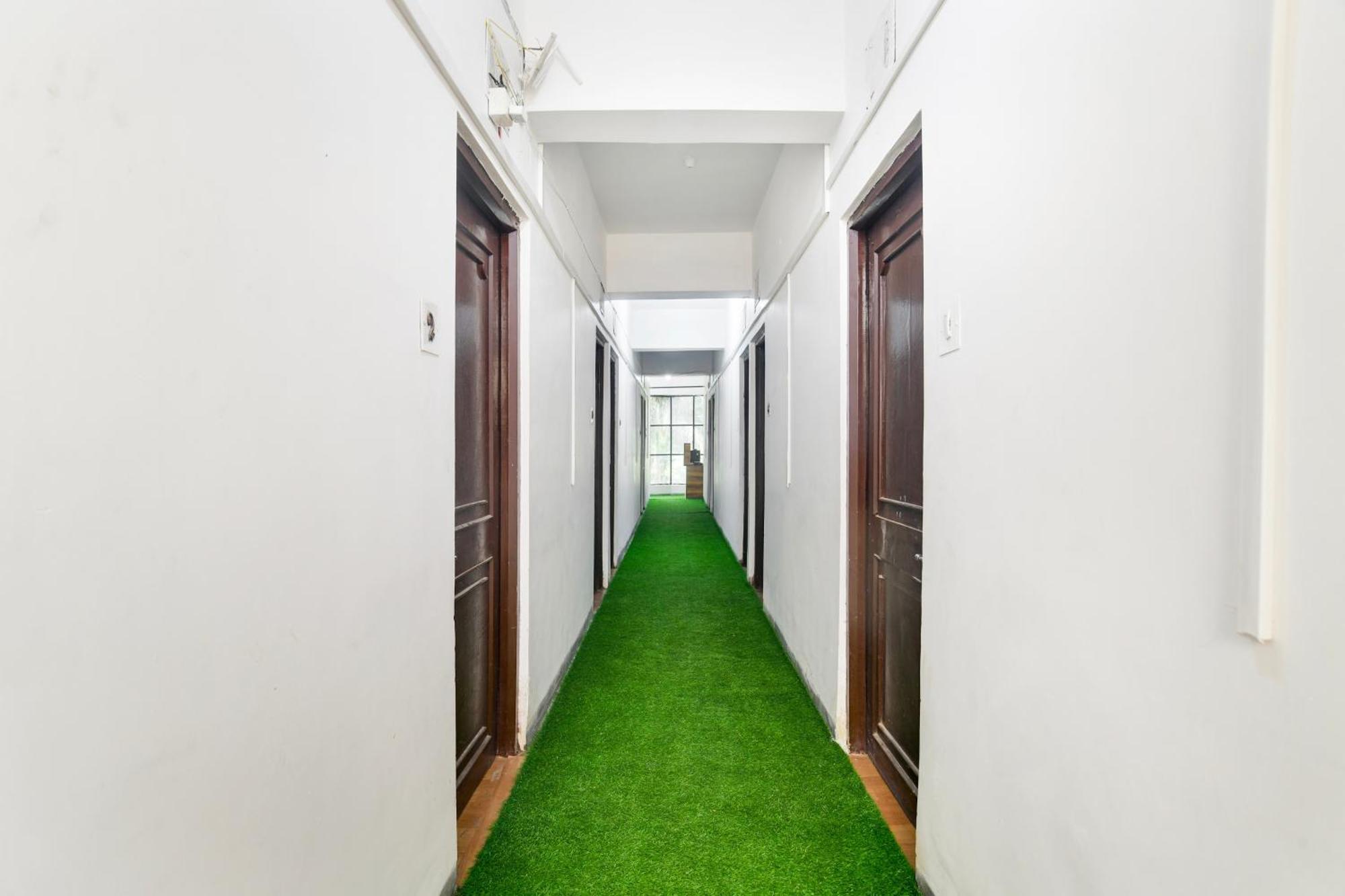 אינדורה Oyo Flagship Hotel Shree United מראה חיצוני תמונה