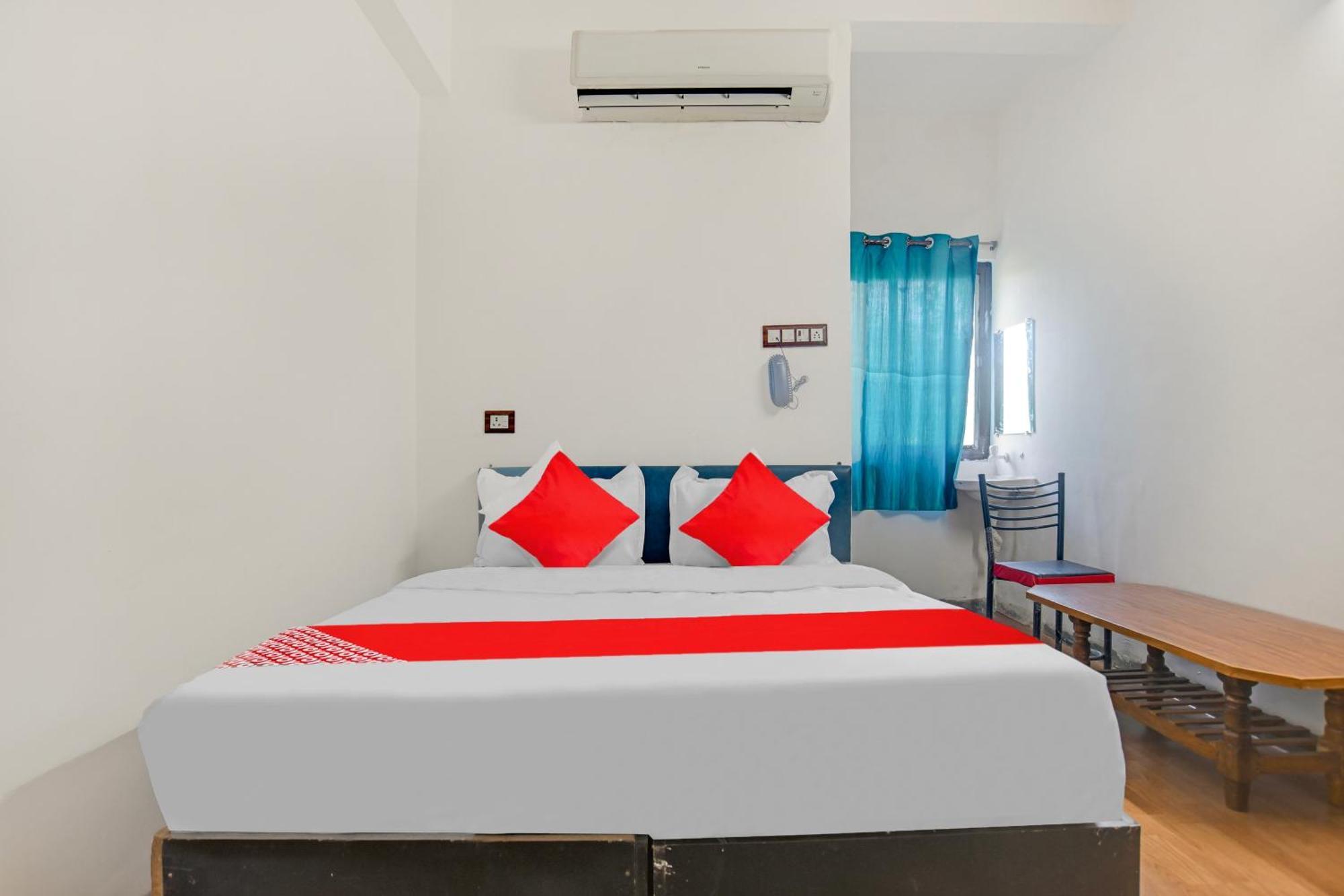 אינדורה Oyo Flagship Hotel Shree United מראה חיצוני תמונה
