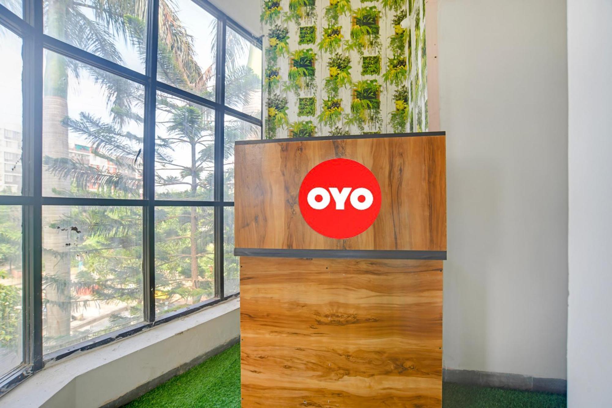 אינדורה Oyo Flagship Hotel Shree United מראה חיצוני תמונה