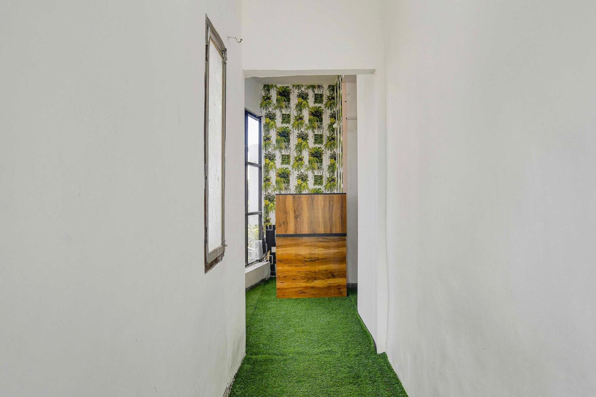 אינדורה Oyo Flagship Hotel Shree United מראה חיצוני תמונה