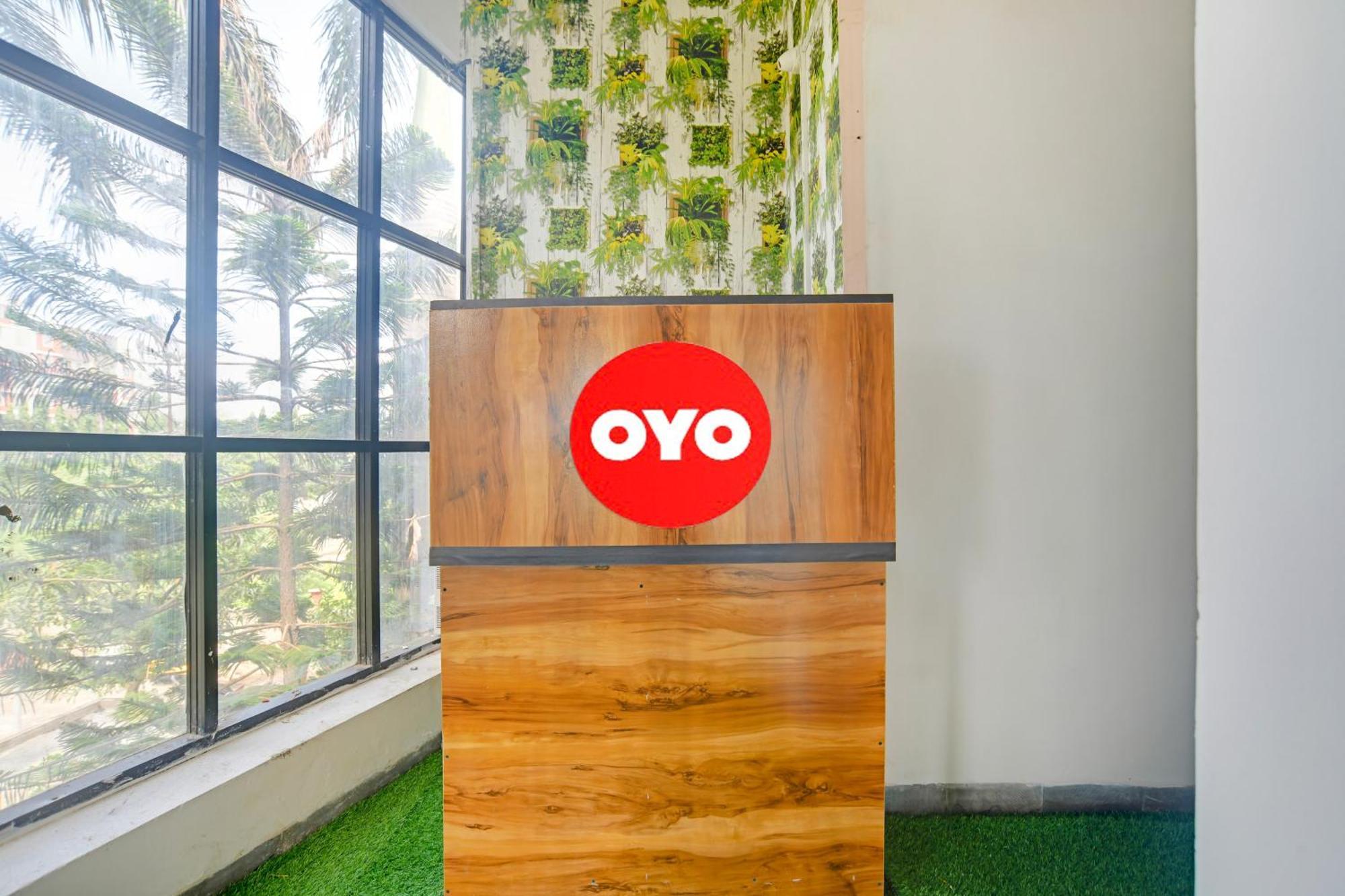 אינדורה Oyo Flagship Hotel Shree United מראה חיצוני תמונה