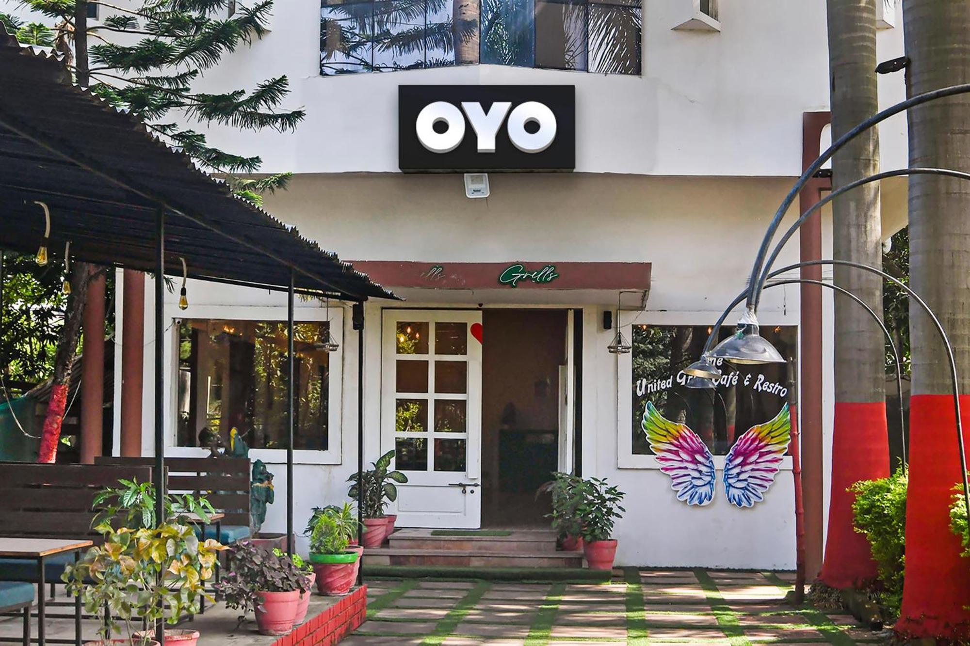 אינדורה Oyo Flagship Hotel Shree United מראה חיצוני תמונה