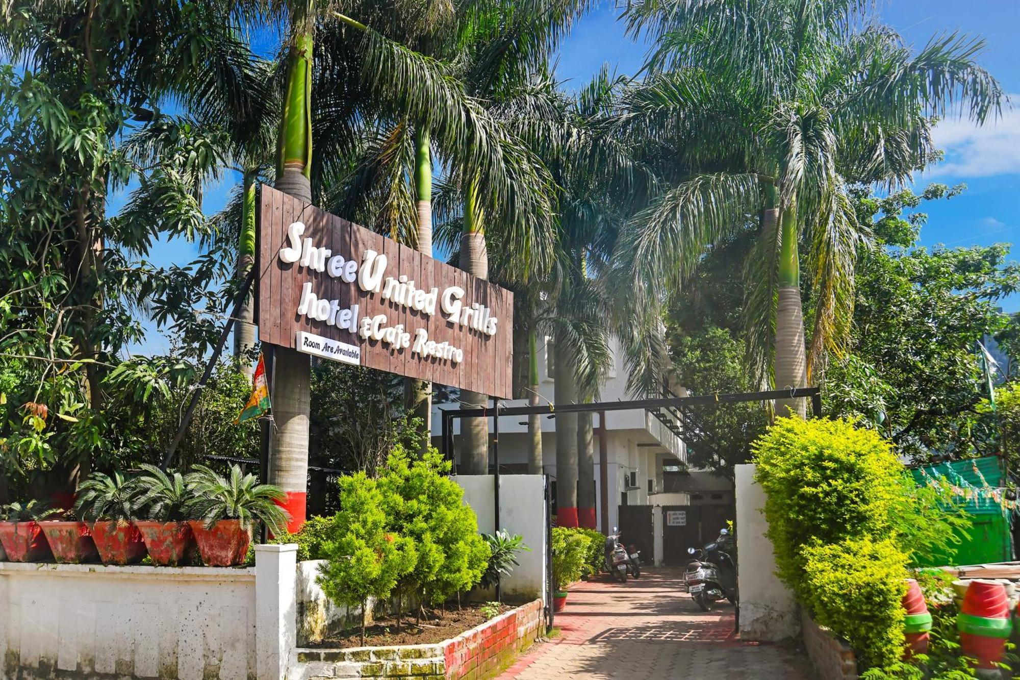 אינדורה Oyo Flagship Hotel Shree United מראה חיצוני תמונה